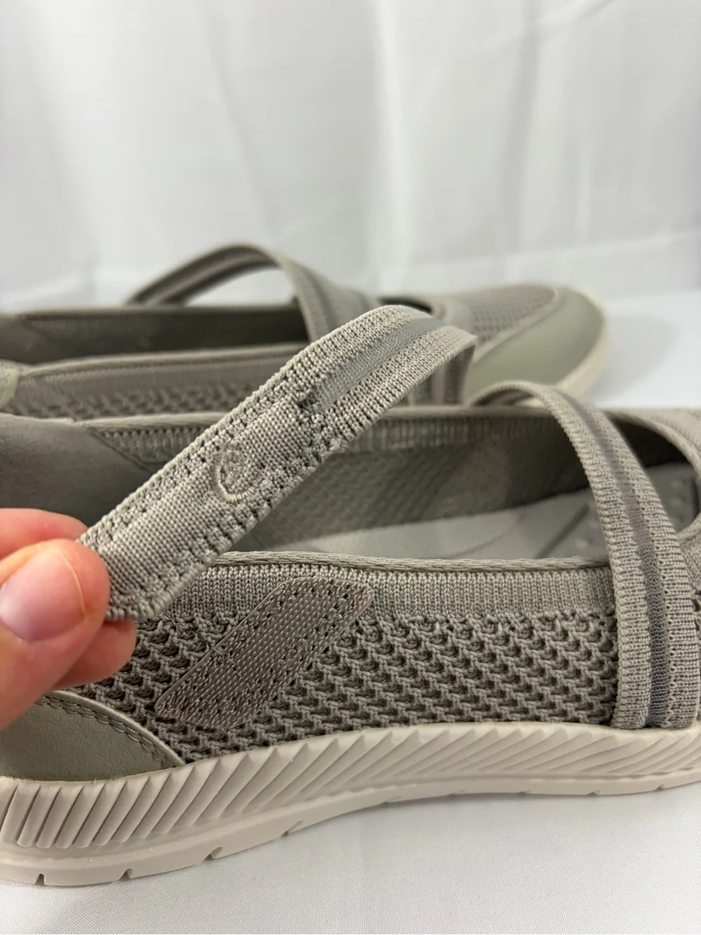 NWT Easy Spirit Women’s Size 8 Neutral Taupe Mesh Mary Jane Athletic Shoes